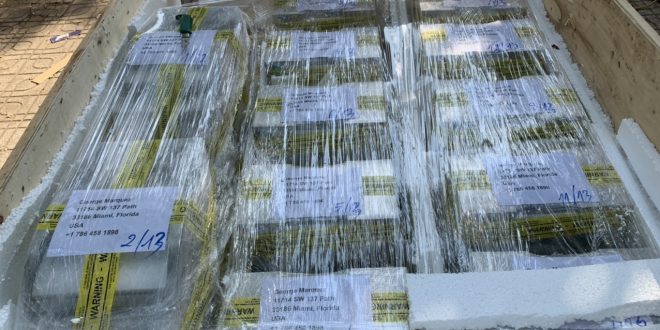 Gửi mứt dừa đi Mỹ uy tín